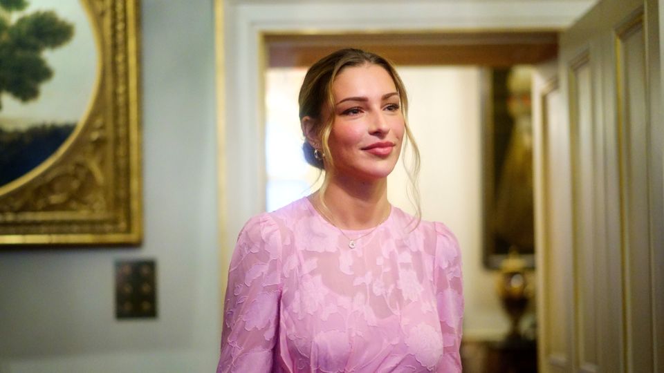 Zara McDermott en su nuevo programa de citas, Love In The Flesh