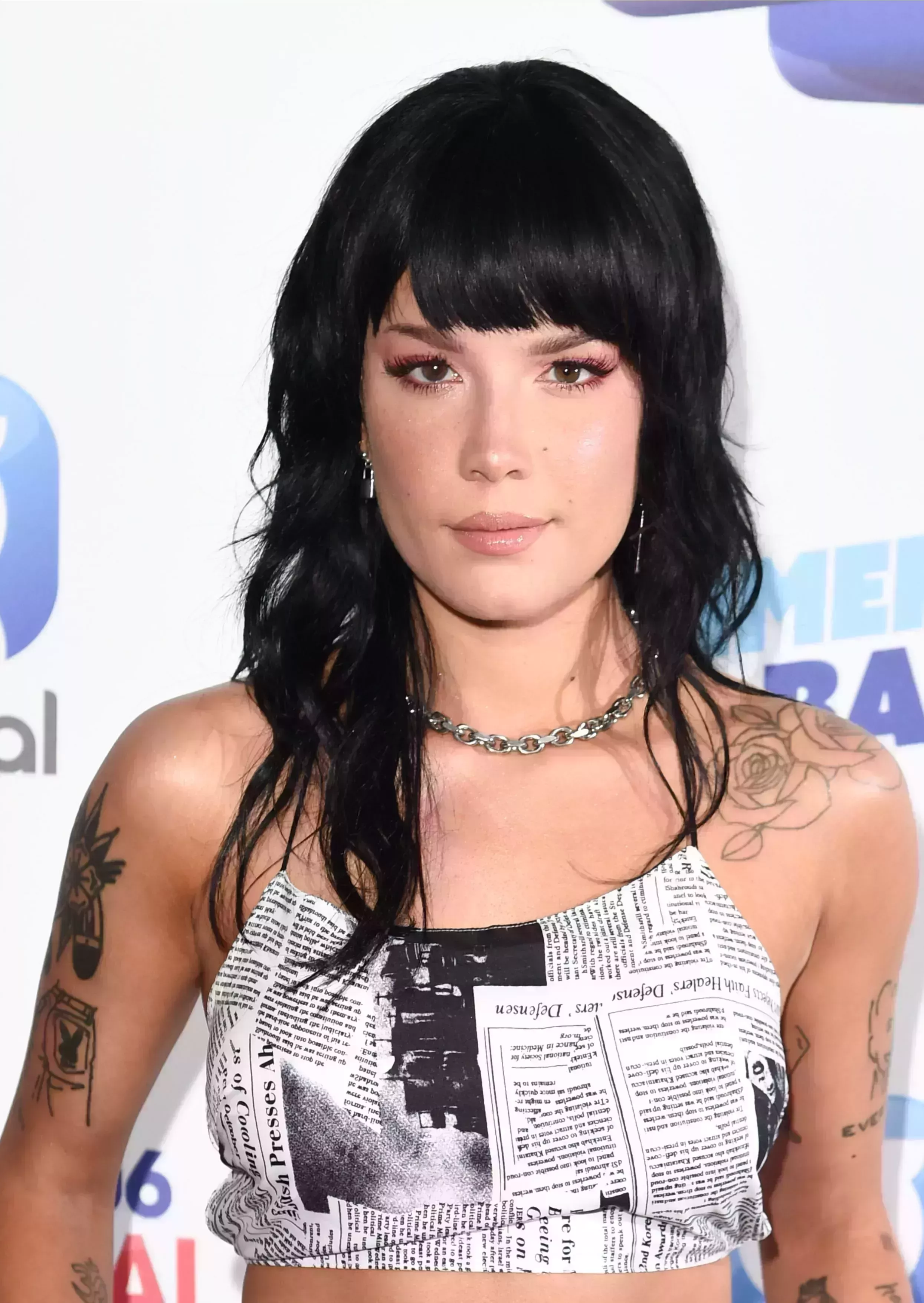 Halsey’s Thin Wolfcut With Bangs