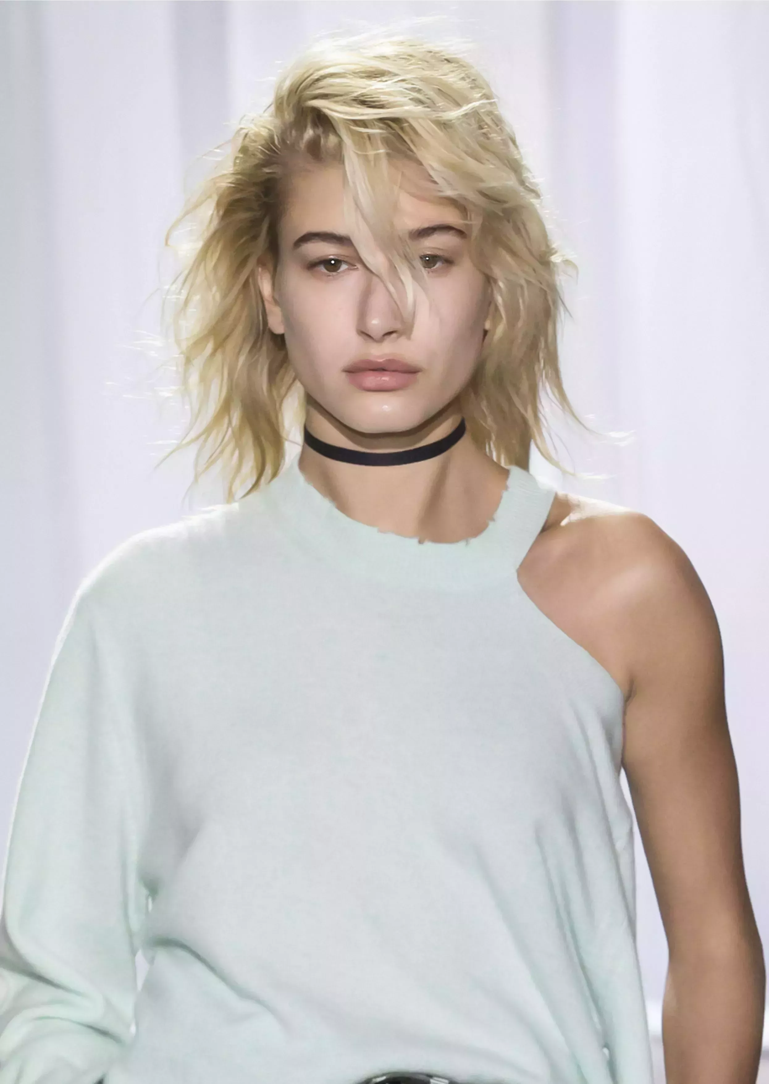 Hailey Baldwin’s Messy Wolf Mullet