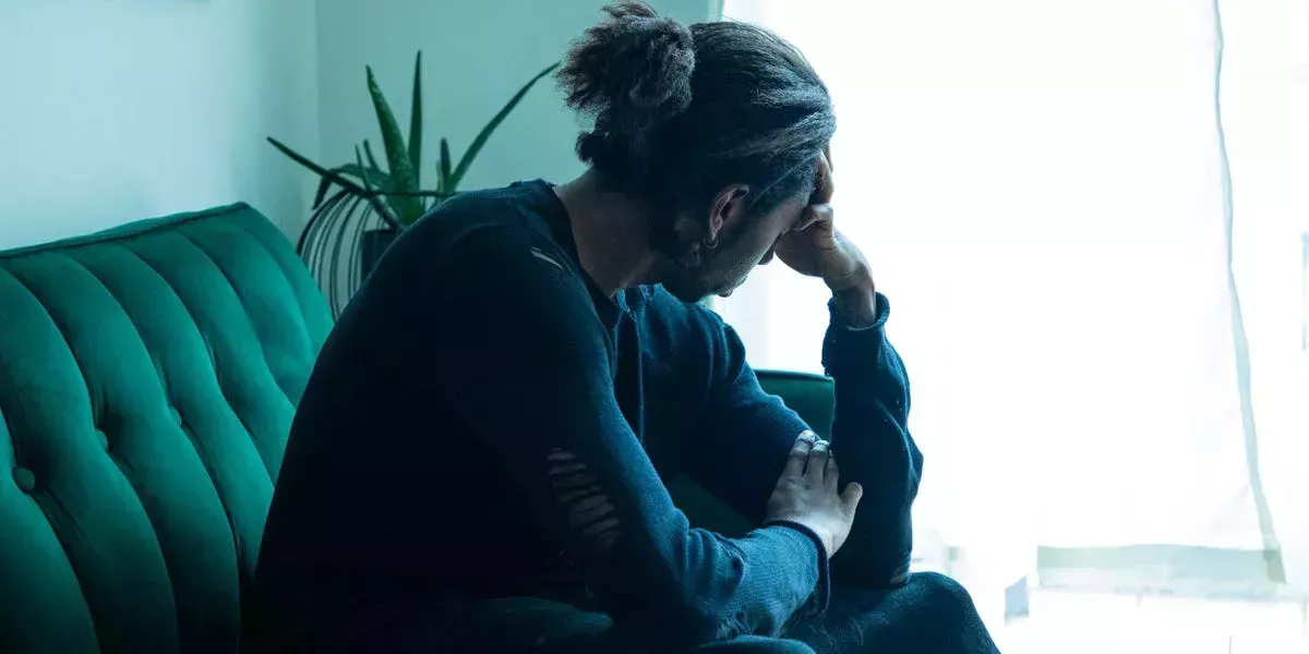 5 señales sutiles de que tienes burnout pandémico y cuándo buscar ayuda, según una enfermera especializada en TEPT