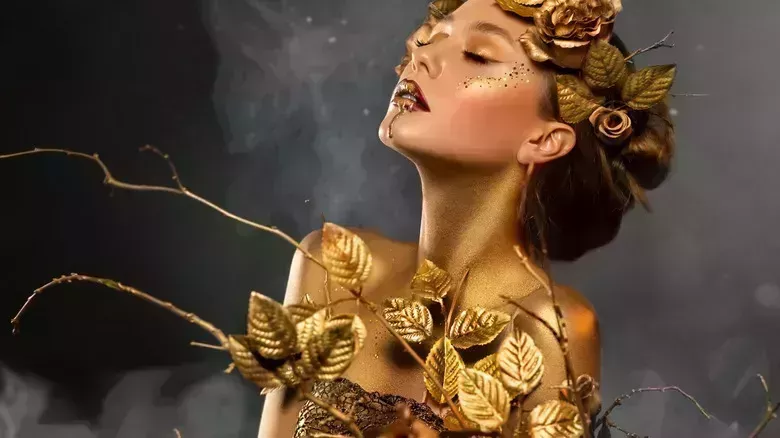 As&iacute; se lleva el pintalabios dorado - La lista