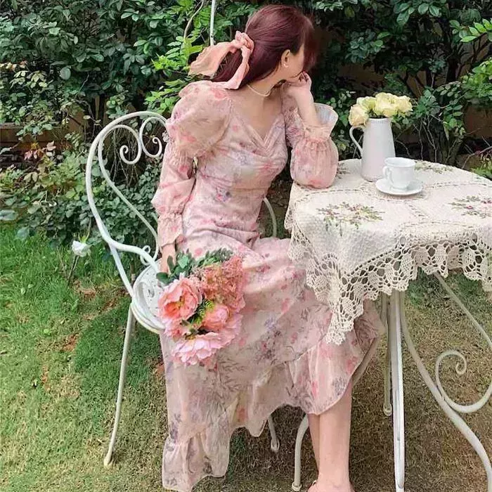 Cómo organizar una fiesta de té de primavera con tus amigas