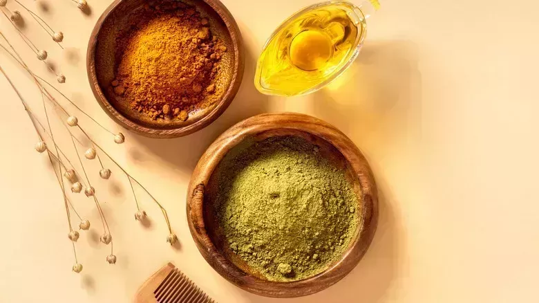 Formas naturales de combatir las canas