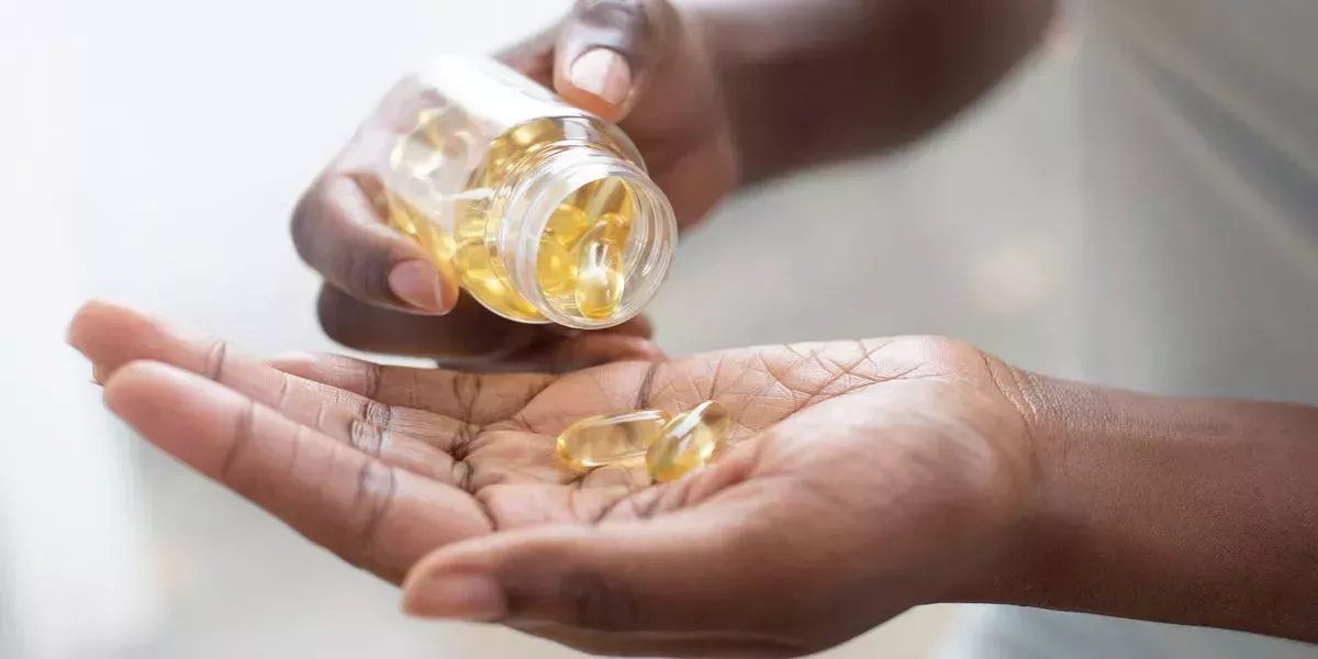 La FDA identifica dos palabras de bandera roja a las que hay que prestar atención en las etiquetas de los suplementos: es una señal de que contienen ingredientes ocultos relacionados con ataques cardíacos y úlceras estomacales