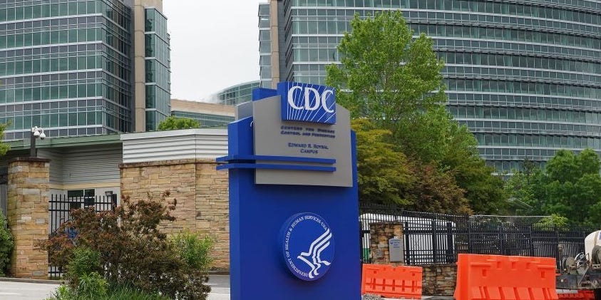 Más de la mitad de los estudiantes de secundaria dicen haber sufrido abusos emocionales durante la pandemia, según un informe de los CDC