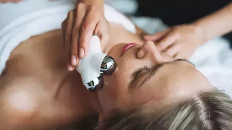 Tres trucos para que su dispositivo de microcorriente funcione mejor