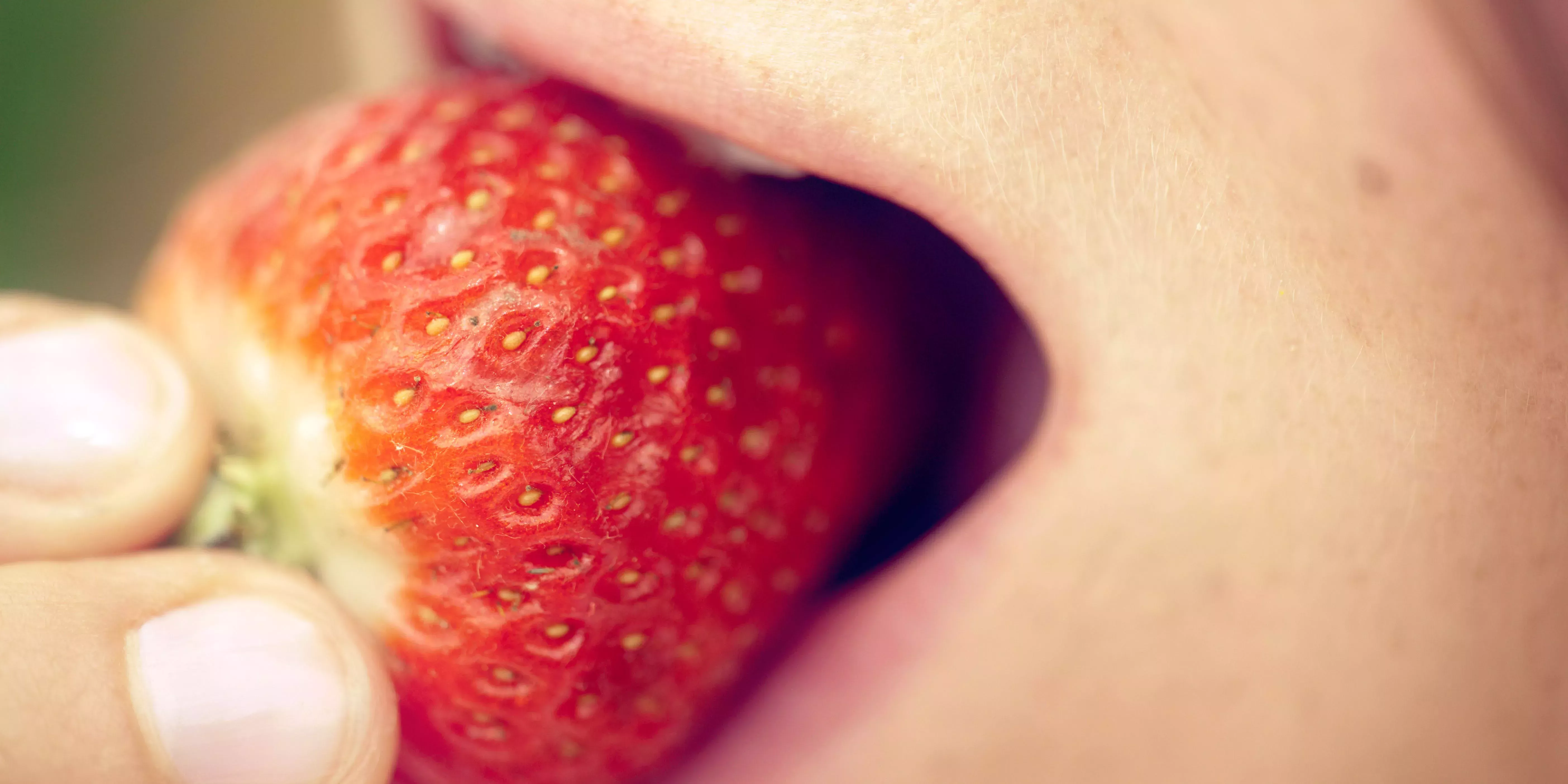 17 personas han enfermado tras comer fresas contaminadas con hepatitis A: estos son los síntomas a los que hay que prestar atención