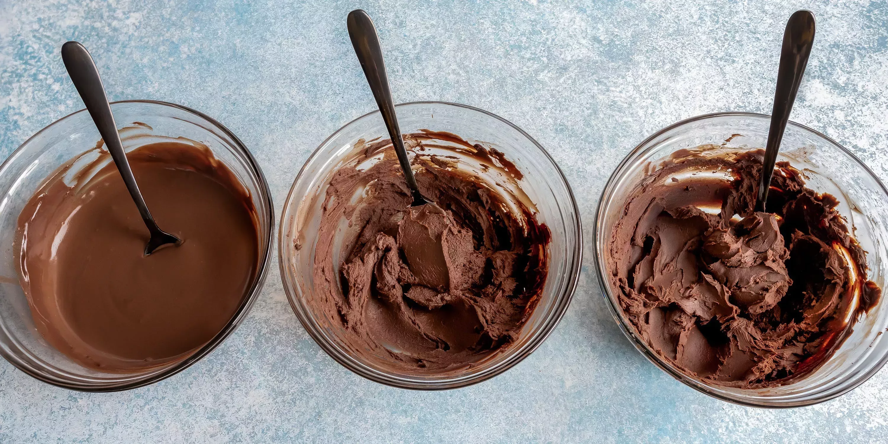 3 formas de hacer y utilizar el ganache, desde un fino glaseado de chocolate hasta trufas espesas y con sabor a chocolate