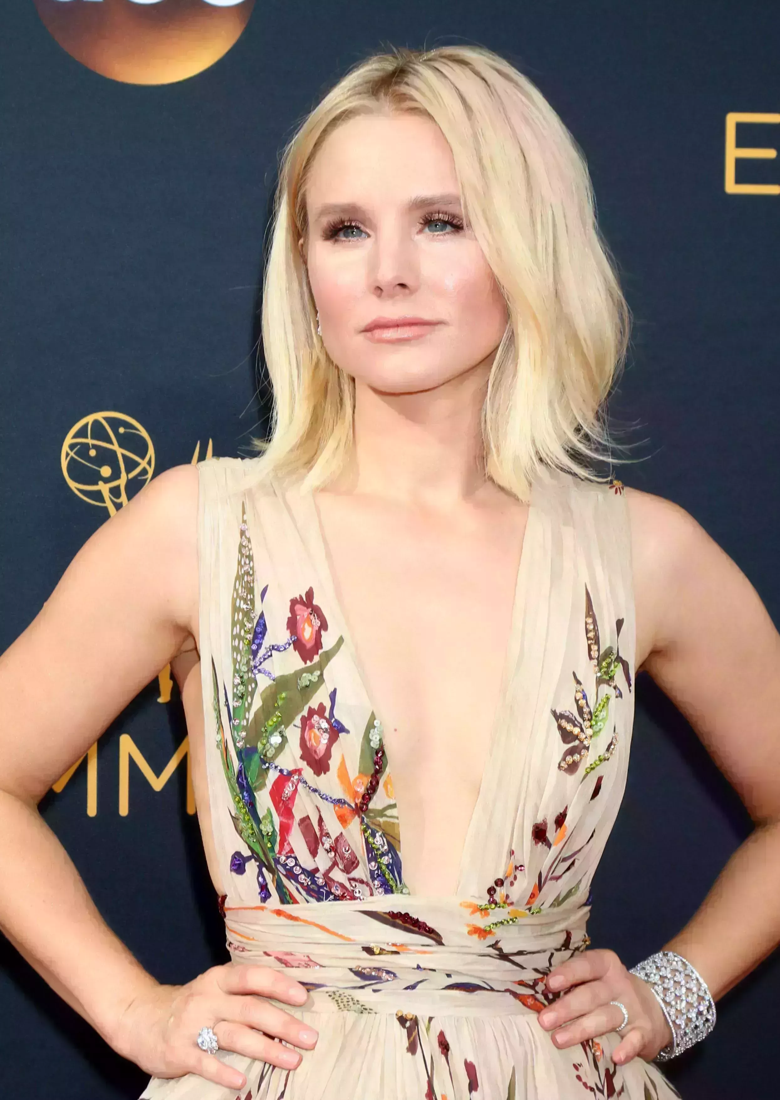 Kristen Bell’s Edgy Stacked Bob