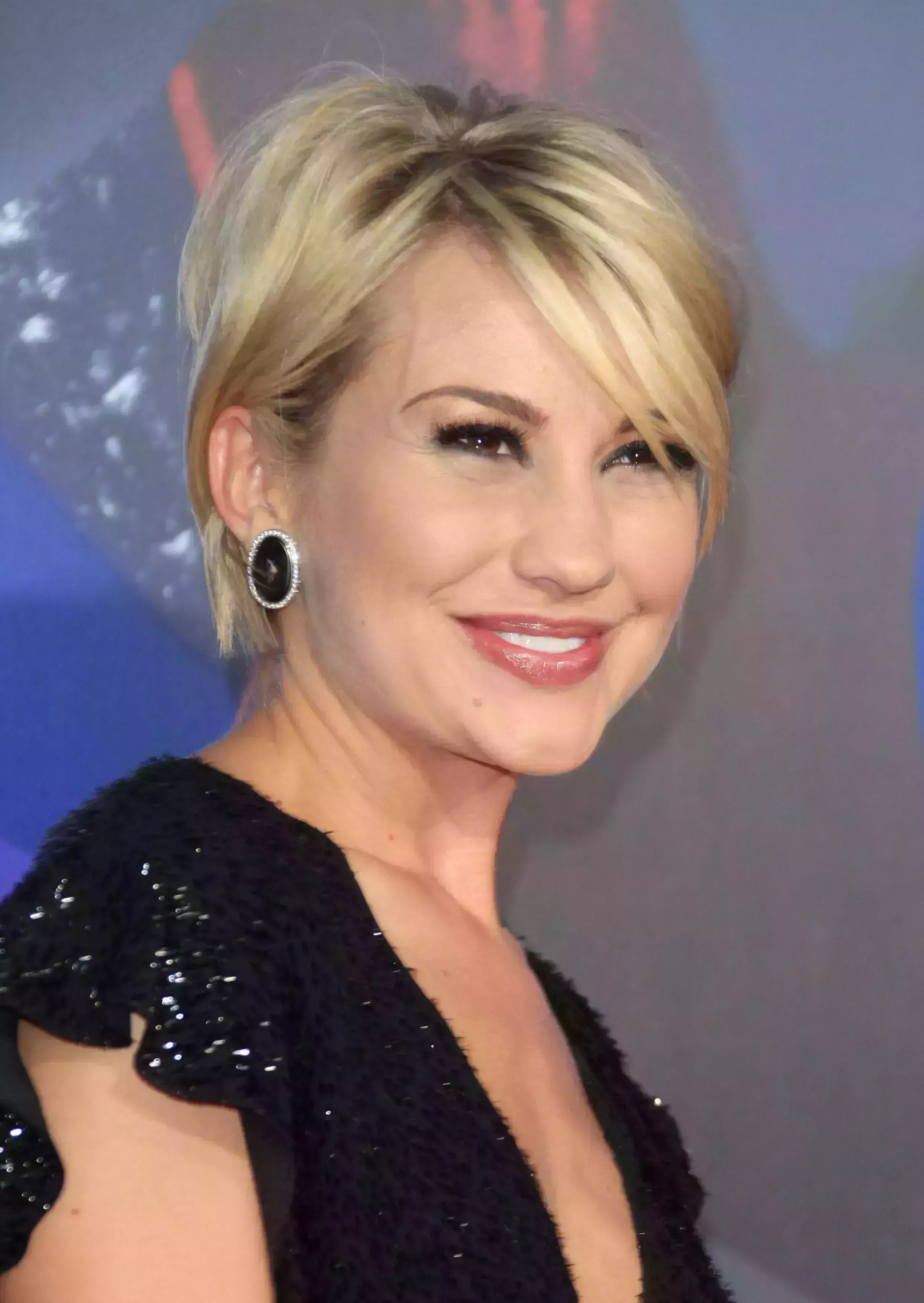Chelsea Kane’s Stacked Bob Hair With Bangs