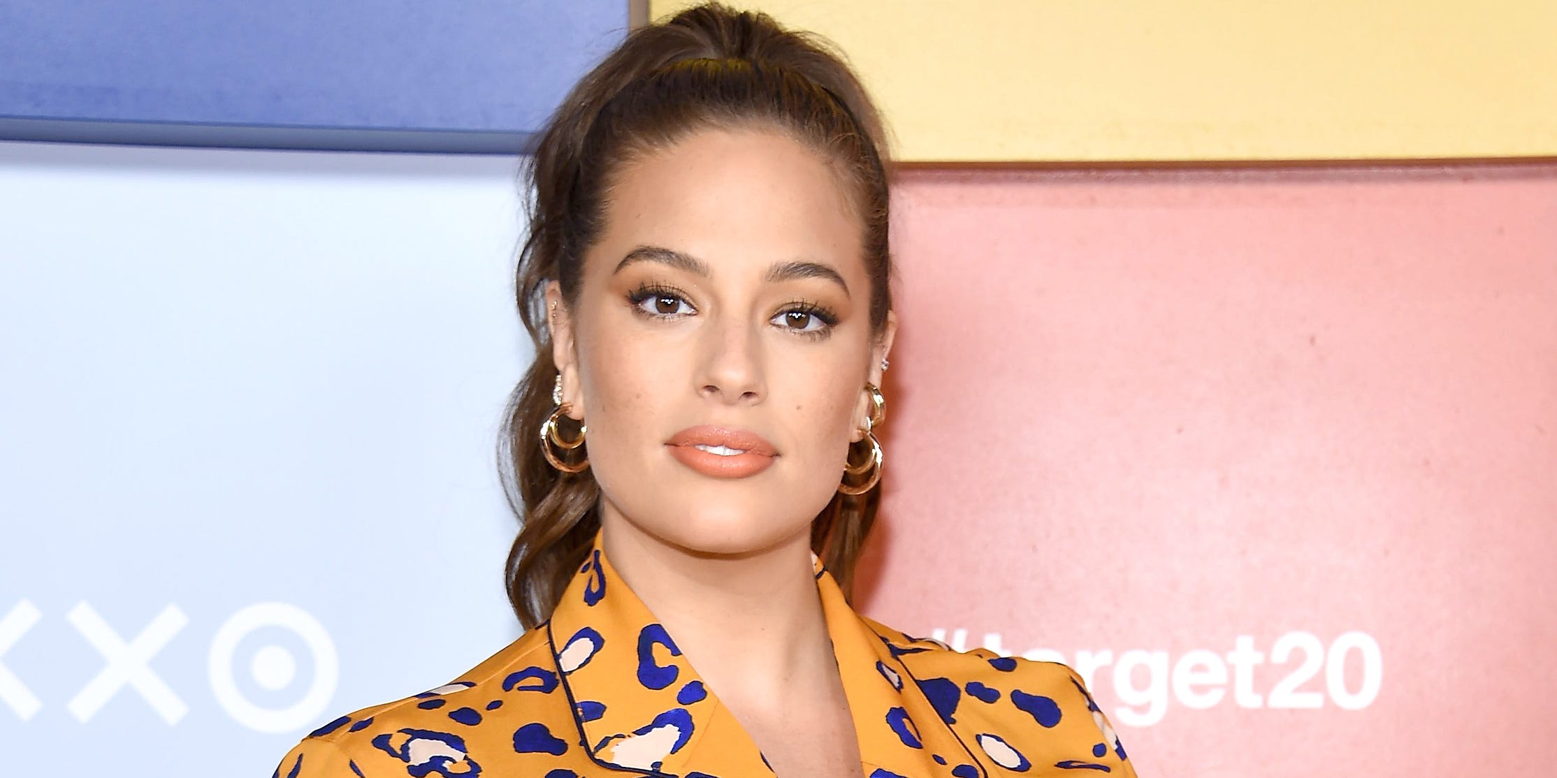 Ashley Graham dice que estuvo a punto de morir mientras daba a luz a sus gemelos