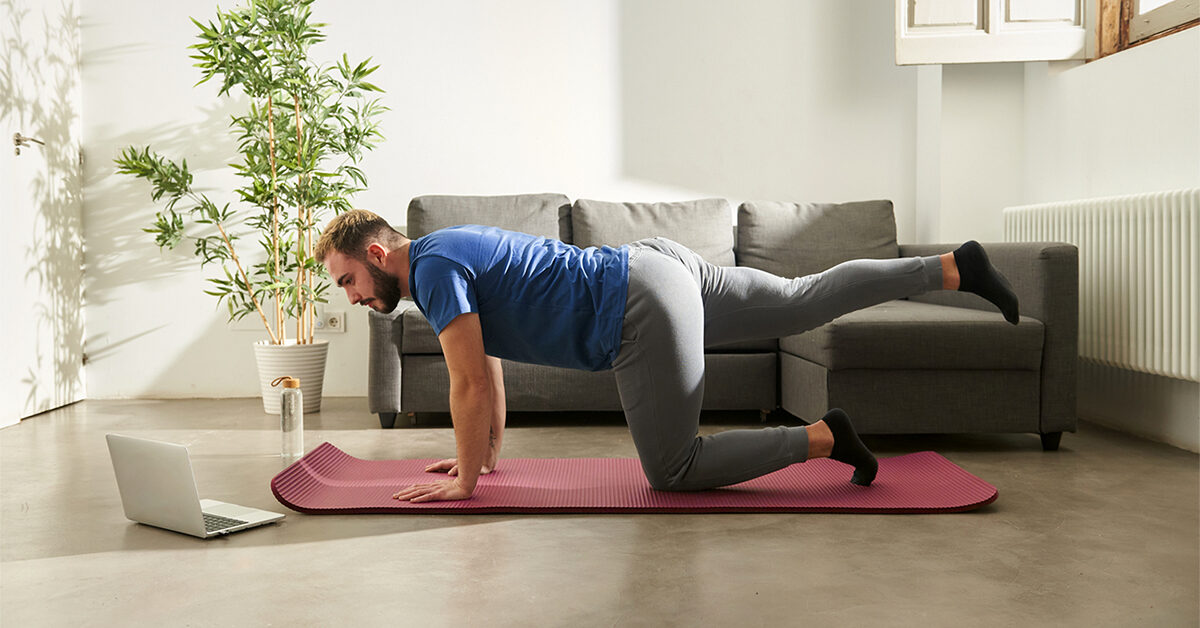 Baby Got Glute Kickbacks: Cómo perfeccionar este movimiento para fortalecer los glúteos