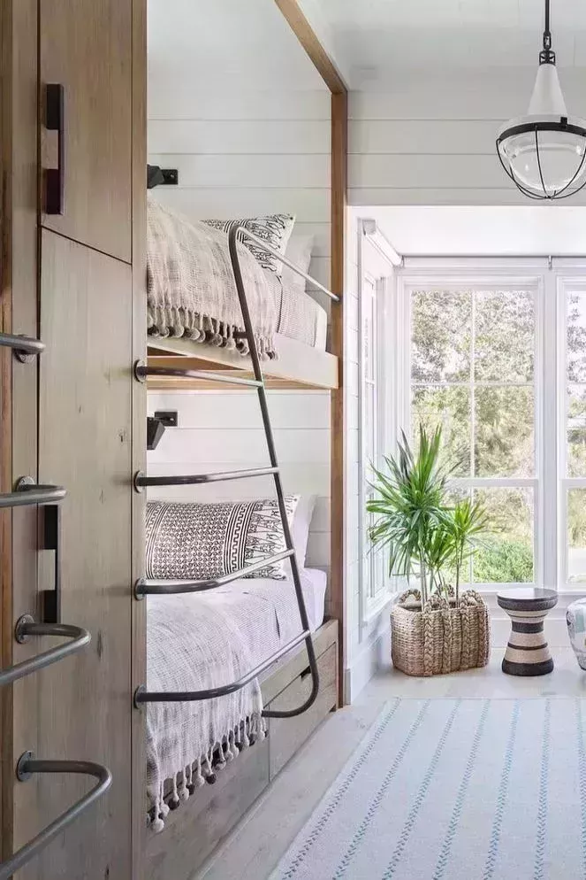 Estas geniales ideas de literas garantizan el ahorro de espacio en tu habitación 