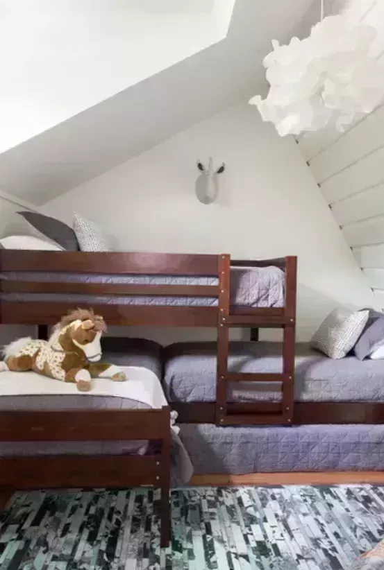 Estas geniales ideas de literas garantizan el ahorro de espacio en tu habitación 