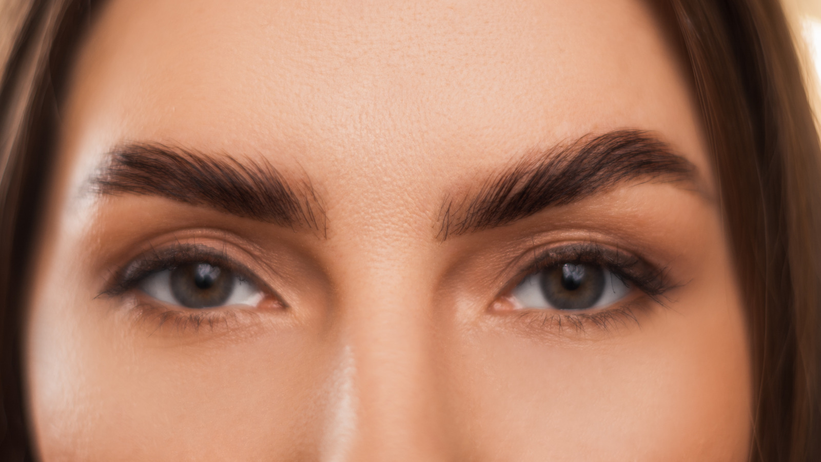 Formas naturales de hacer crecer las cejas y las pestañas