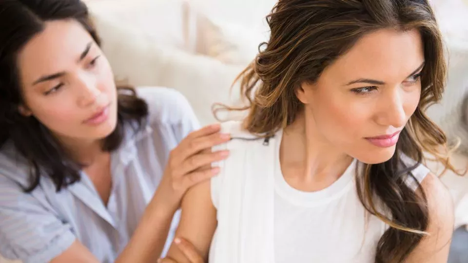 La cuñada de una mujer quiere que cancele su boda porque se va a divorciar