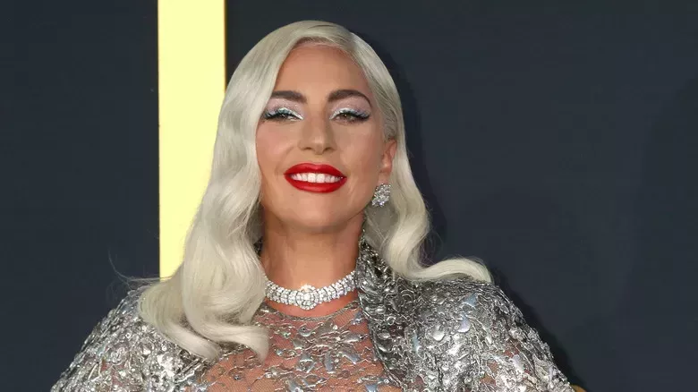 La verdadera razón por la que la línea de maquillaje Haus de Lady Gaga fracasó por completo