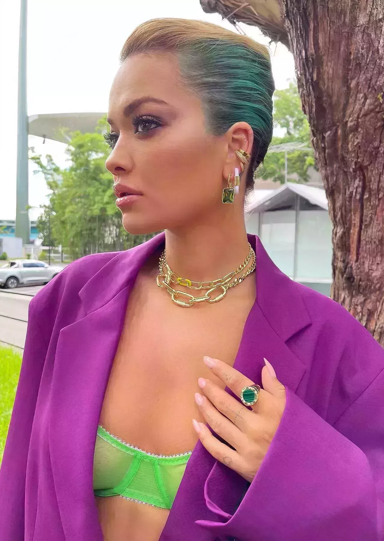 Rita Ora’s Temporary Sea Green Peekaboo Hair