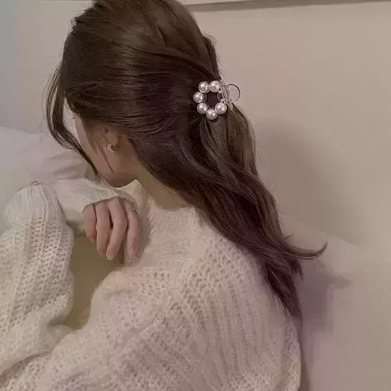 Best Mini Claw Clips Hairstyles 13 Tips How To Use Claw Clips