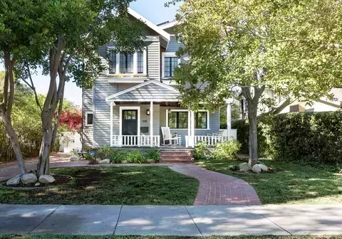 El interior de una reluciente casa de campo victoriana en California 