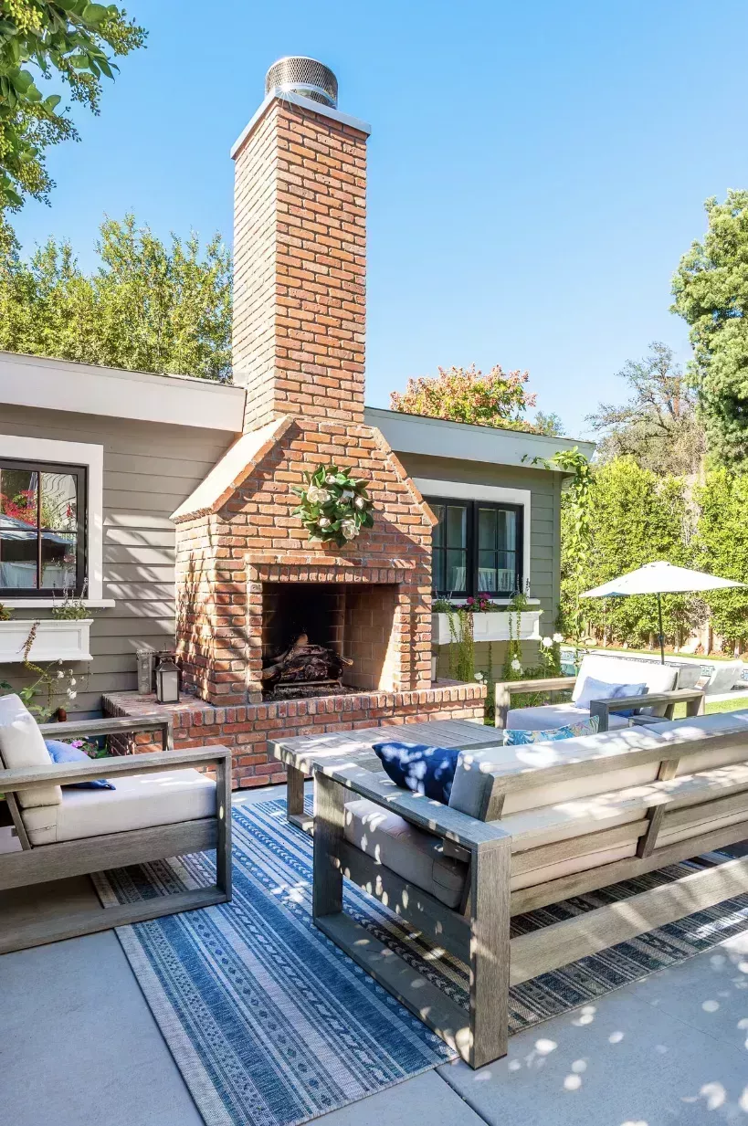 El interior de una reluciente casa de campo victoriana en California 