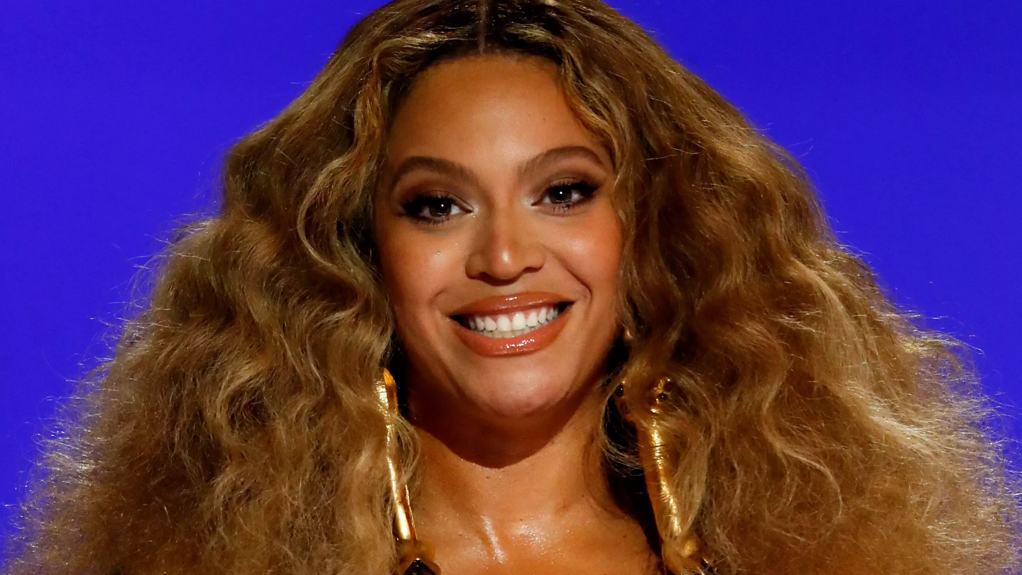 Internet opina sobre el flequillo de Beyoncé en la portada de British Vogue