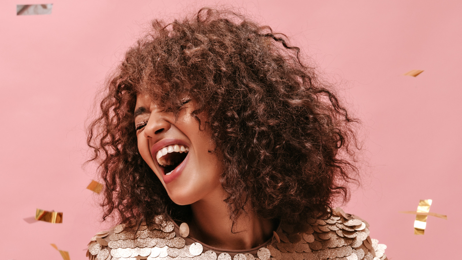 La guía definitiva para cuidar el cabello rizado 4B