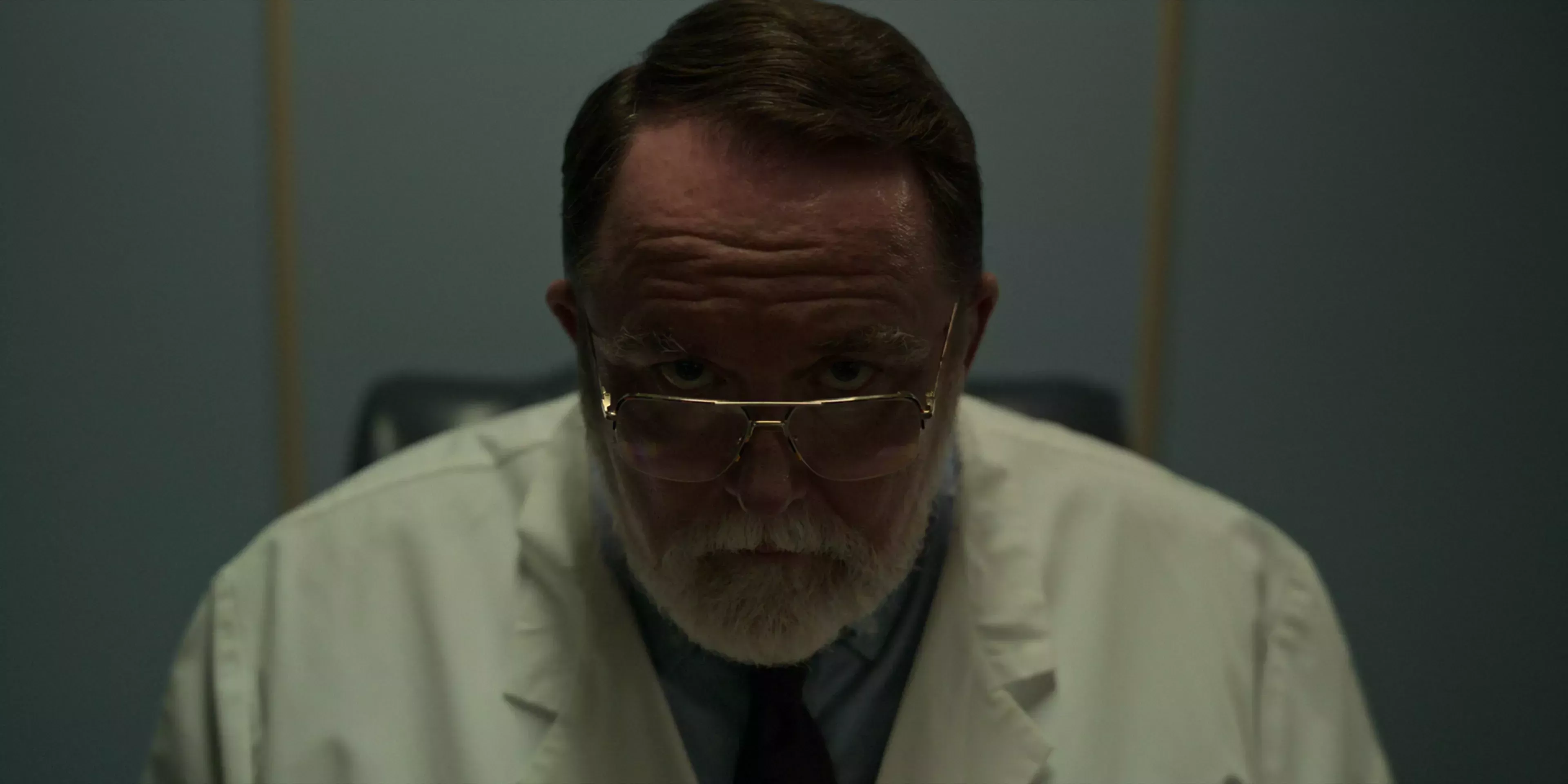 Un médico especialista en fertilidad utilizó su esperma para dejar embarazadas a pacientes desprevenidas. Algunos de sus 94 hijos biológicos comparten su trauma en la película 'Padre nuestro'.