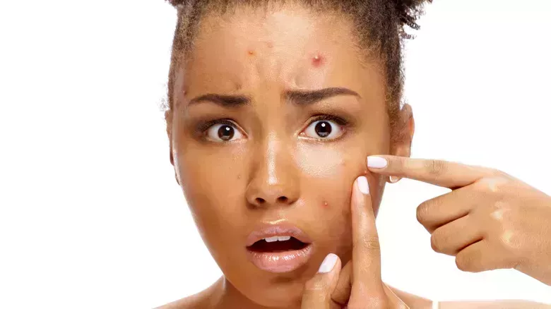 10 formas furtivas en las que tu entrenamiento puede afectar a tu piel