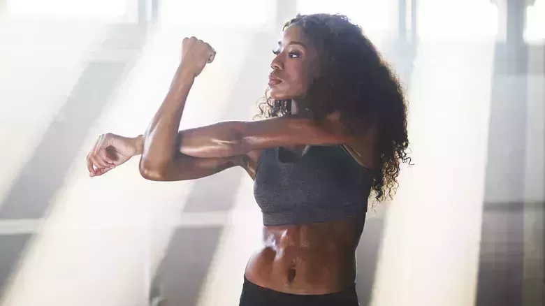 10 formas furtivas en las que tu entrenamiento puede afectar a tu piel