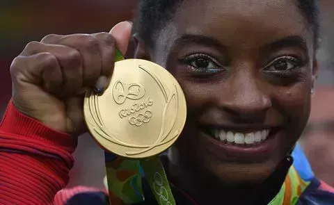 15 datos curiosos que harán que ames aún más a Simone Biles 