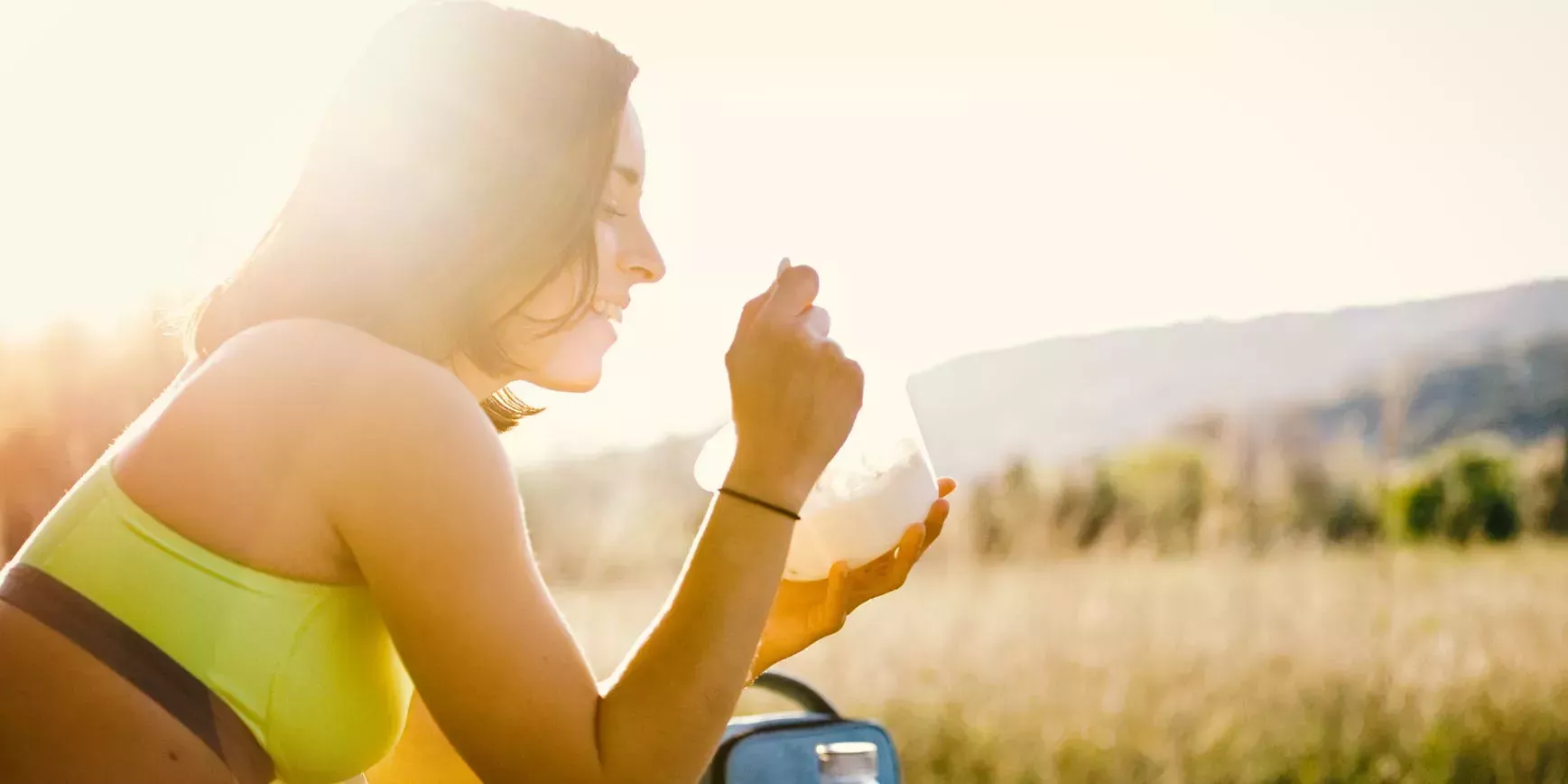 6 señales de que no estás comiendo lo suficiente para construir o mantener el músculo, según un dietista deportivo