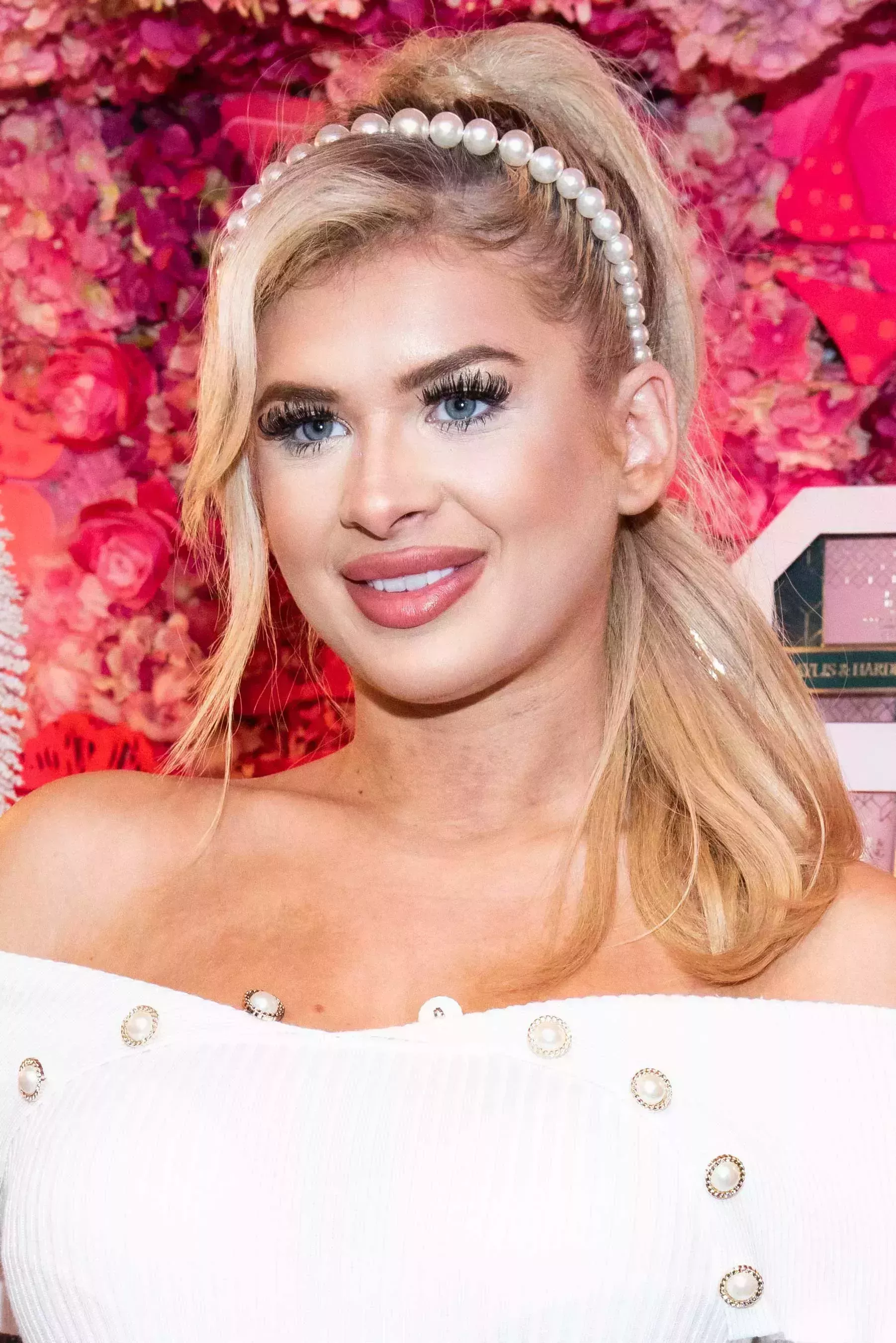 El atractivo duradero de la botella de agua de Love Island