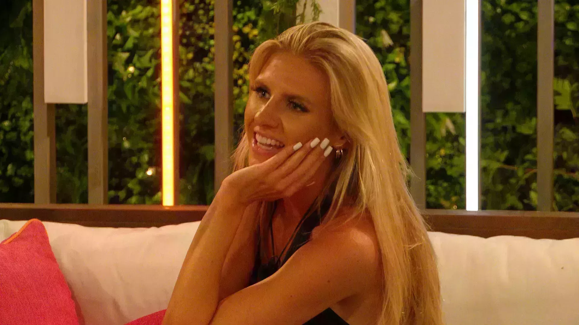 El atractivo duradero de la botella de agua de Love Island