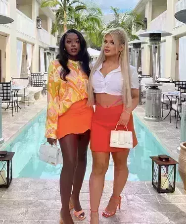 El atractivo duradero de la botella de agua de Love Island