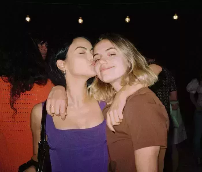 Esta nueva aplicación de redes sociales es la mejor manera de mantener el contacto con tu BFF este verano