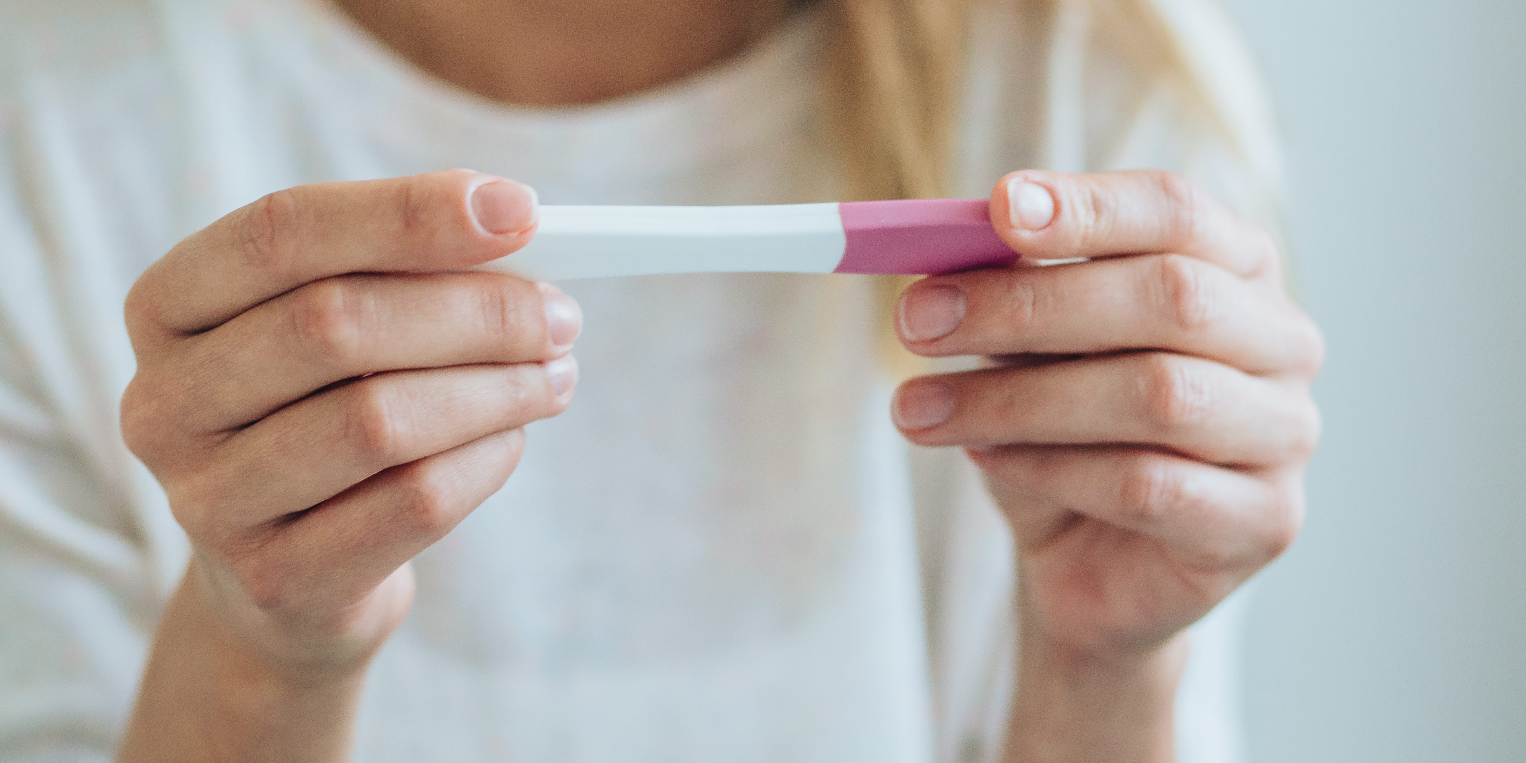 Ginecólogos advierten que las adolescentes embarazada corren grandes riesgos si no abortan