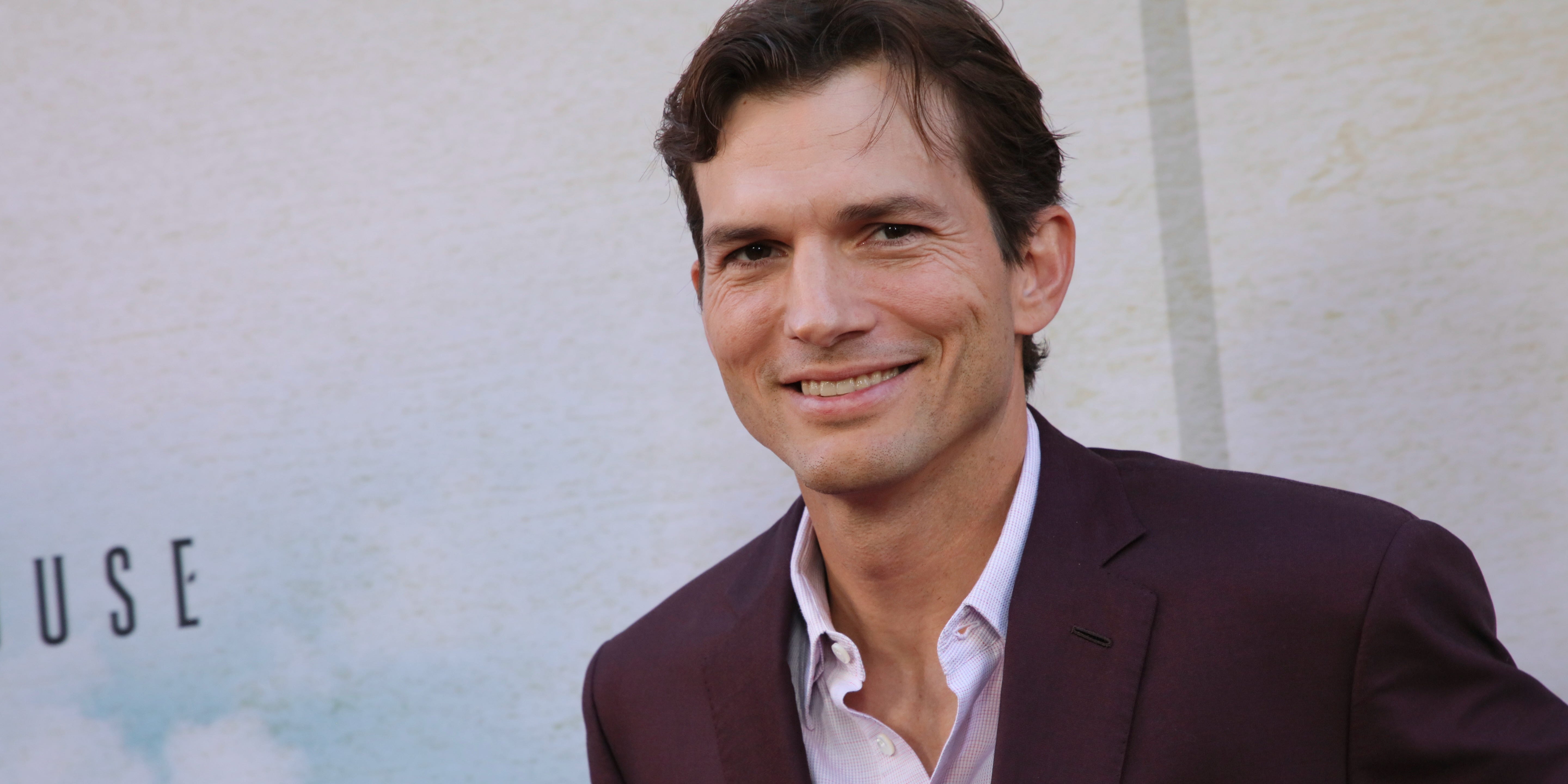 Ashton Kutcher perdió la vista, la capacidad de caminar y el oído durante casi un año