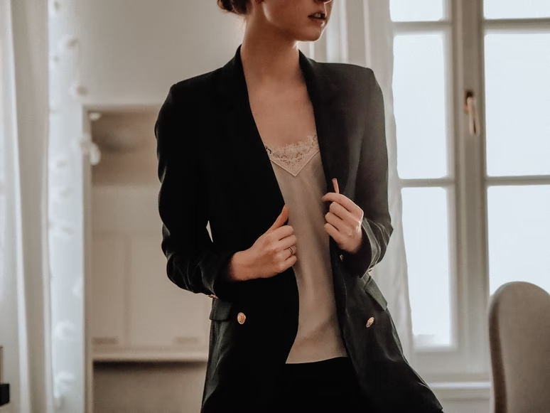 Blazer de mujer: ¿por qué añadirlo a tu guardarropa?