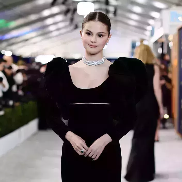 selena gomez body positive swimsuit tiktok