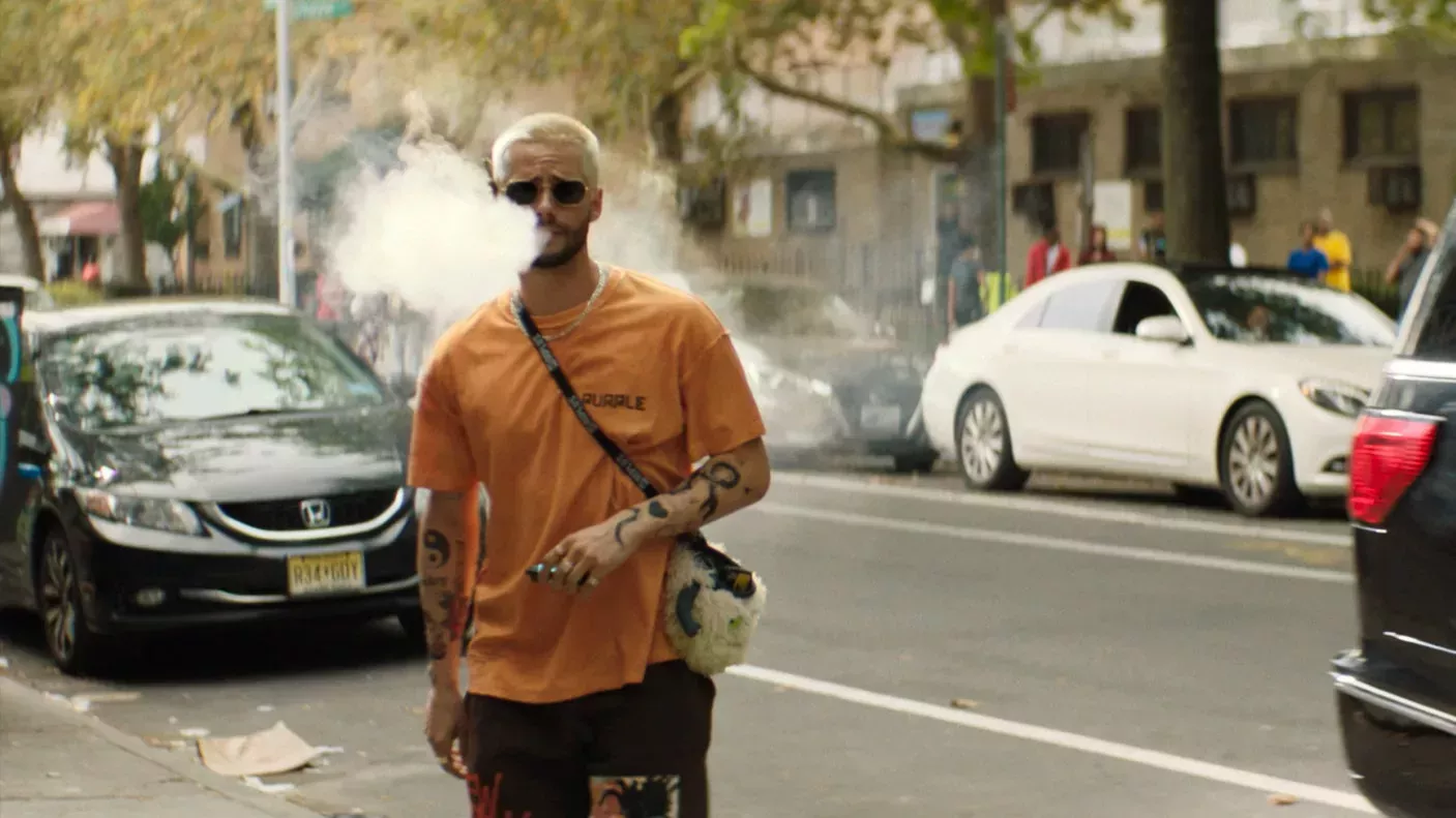 Cómo Dylan O'Brien superó su "drástica" transformación a rubio blanqueado