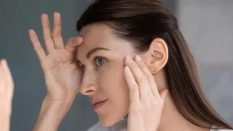 El lugar más importante para usar la crema de ojos que probablemente te estás perdiendo