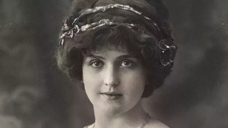 La espeluznante historia de las pestañas postizas