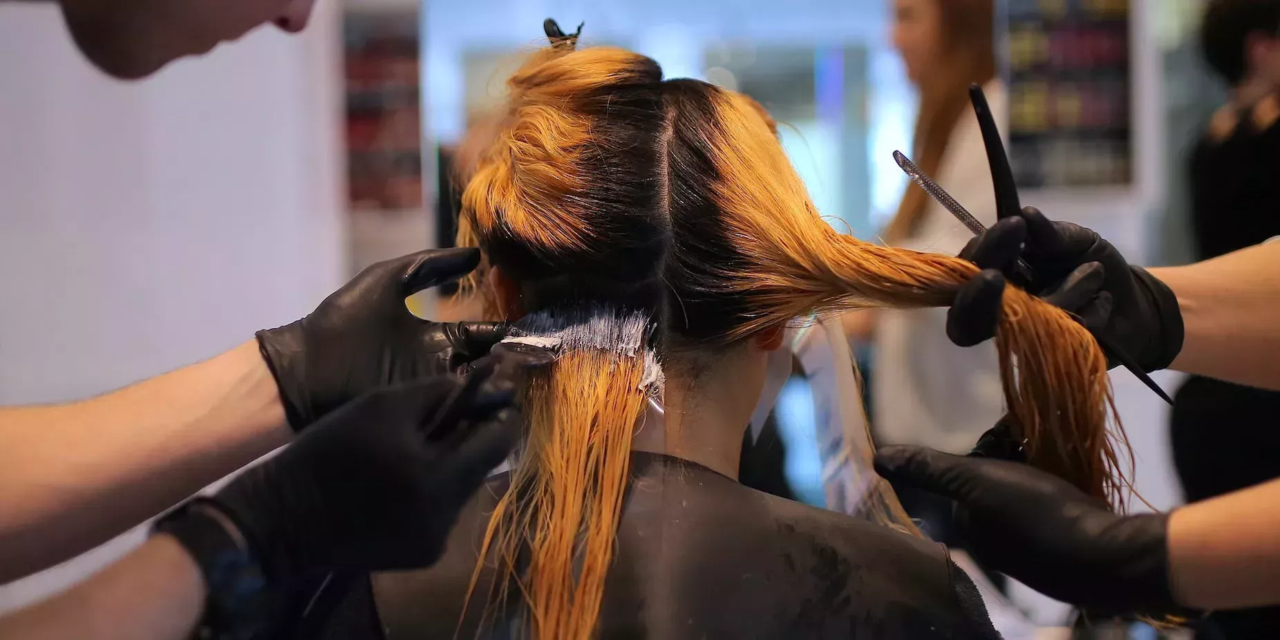 Las sustancias químicas de los tintes para el cabello pueden aumentar el riesgo de cáncer en las embarazadas, especialmente en las mujeres de color