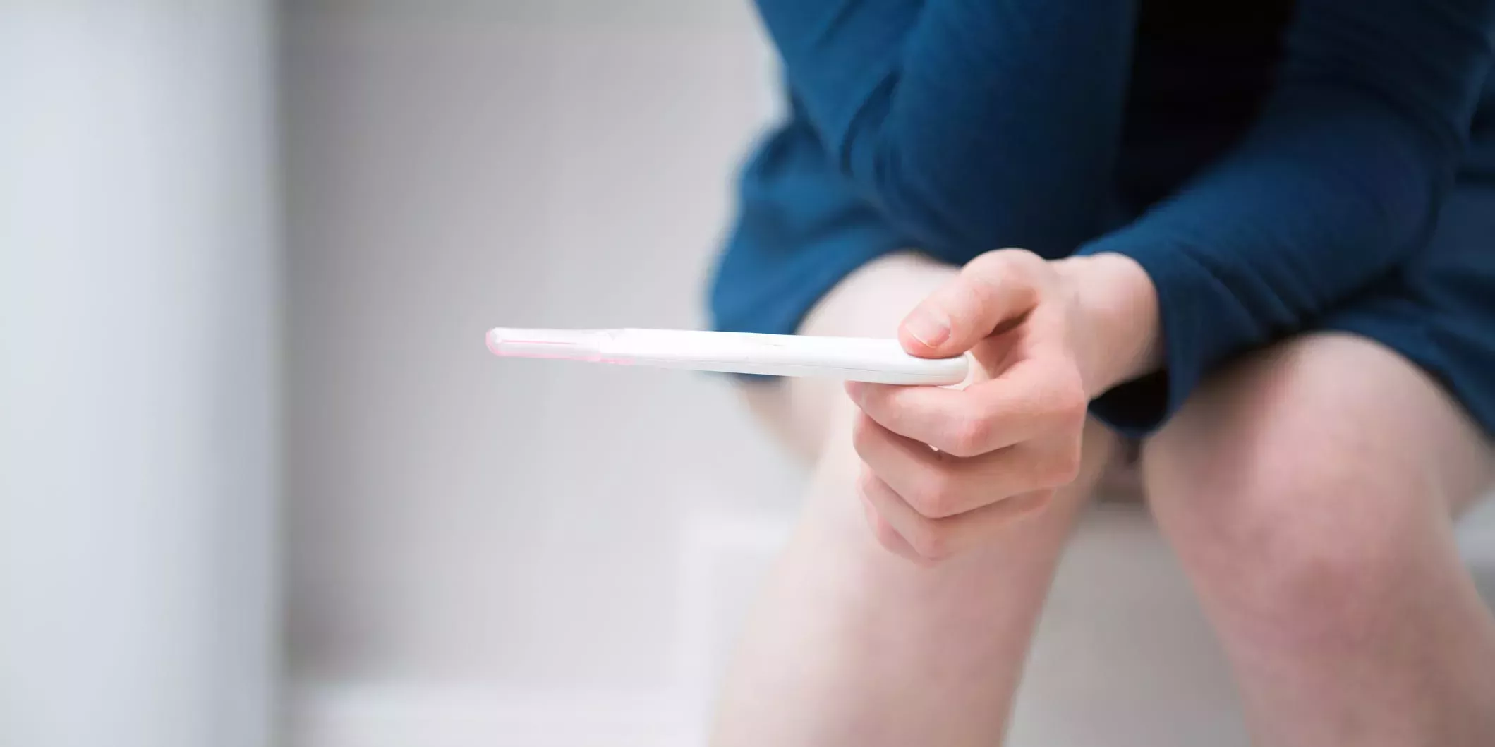 Mi periodo se retrasó 2 meses, pero no estaba embarazada. Resulta que probablemente sea la perimenopausia.