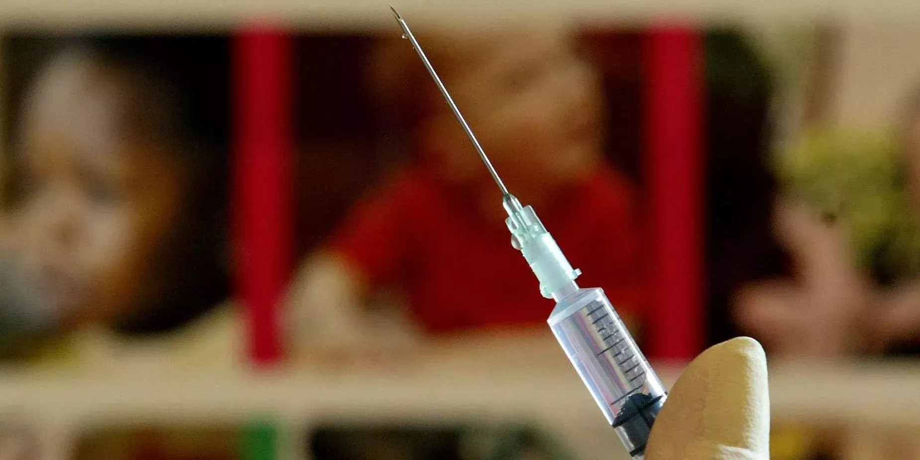 Nueva York insta a los ciudadanos a vacunarse contra la poliomielitis si aún no lo han hecho, después de que se detectara el virus en un condado con una alta tasa de rechazo a la vacuna