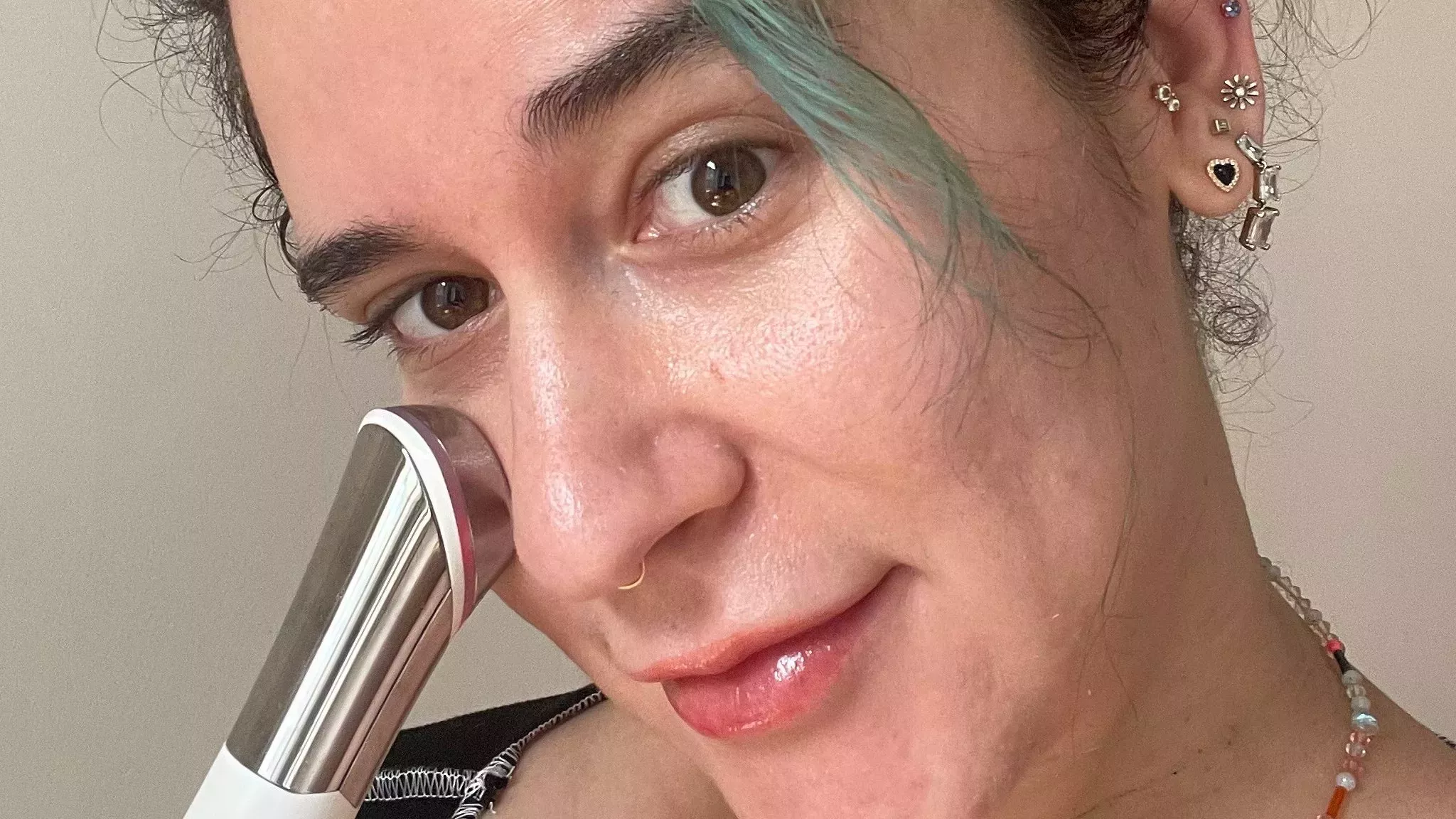 Probé este dispositivo de K-Beauty para el cuidado de la piel que te hace microagujas en la cara sin necesidad de agujas