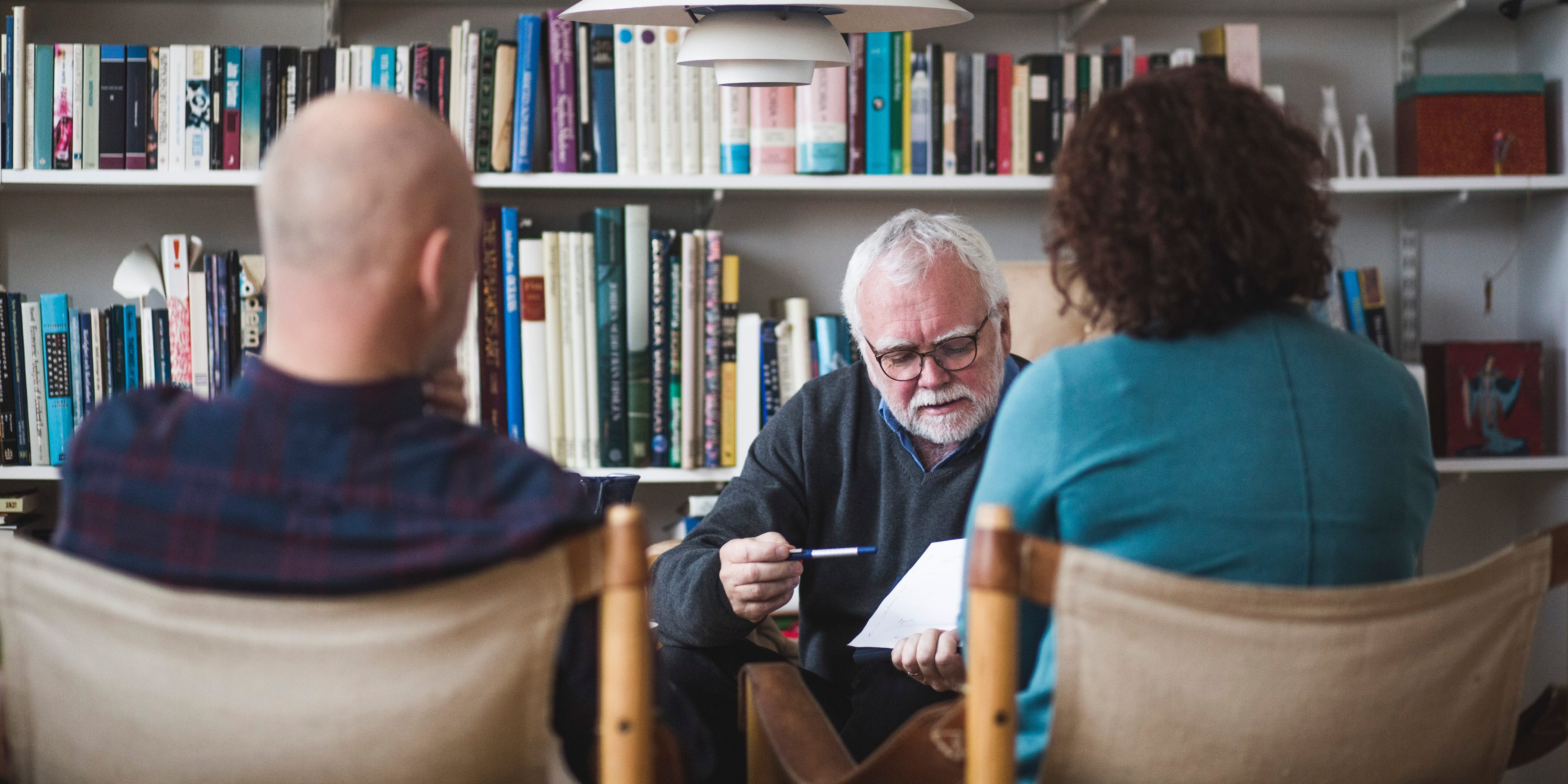 Soy un psicólogo que dirige un programa diseñado para hombres narcisistas