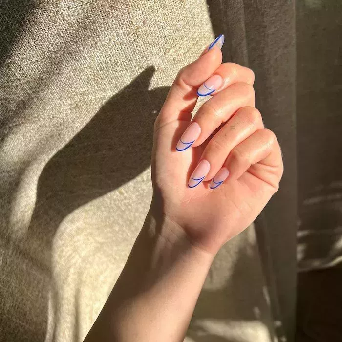 Toda la información sobre las uñas con punta francesa que necesitas para tu próxima manicura