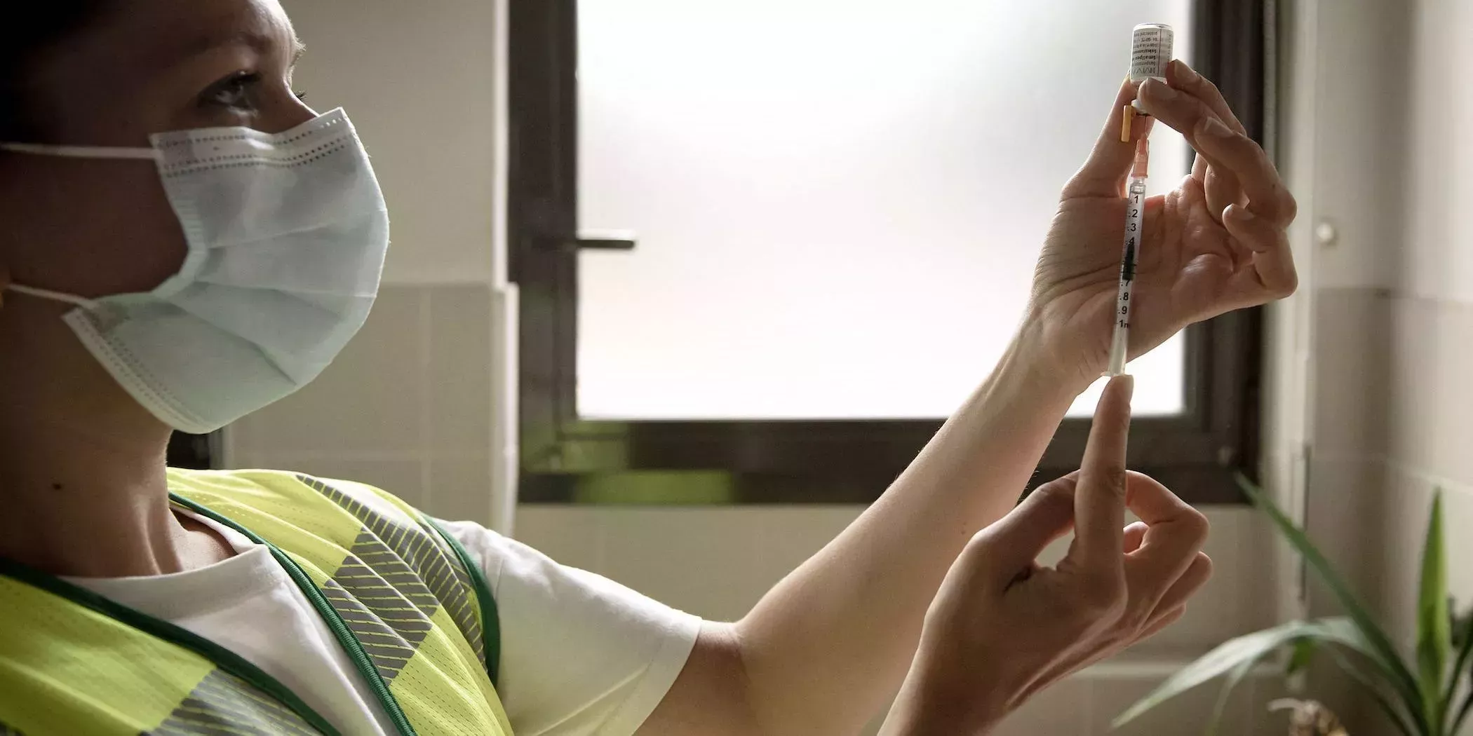 Una docena de hombres sin síntomas de viruela del mono dieron positivo en las pruebas del virus, lo que plantea dudas sobre el contagio asintomático